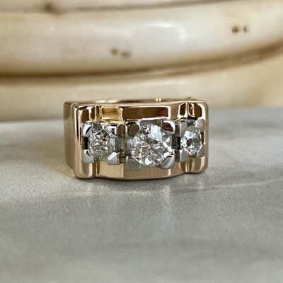 Bague Tank en or rose, platine, diamant central de 0,60 carat et diamants pour 0,40 carat vers 1940