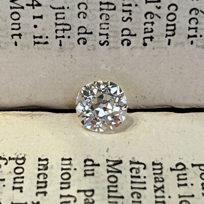 Diamant de taille ancienne de 3,93 carats blanc H VS1