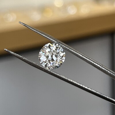 Diamant de taille ancienne de 3,93 carats blanc H VS1