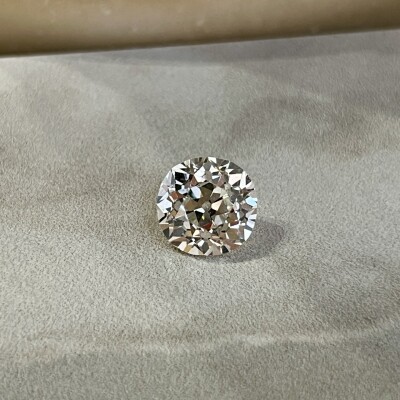 Diamant de taille ancienne de 3,93 carats blanc H VS1