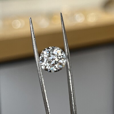 Diamant de taille ancienne de 3,93 carats blanc H VS1