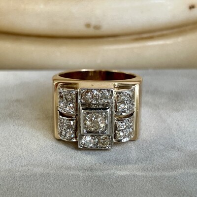 Bague Tank en or rose, platine, diamants de taille ancienne pour 0,75 carat et diamants 8X8 pour 0,50 carat vers 1940Bague Tank en or rose, platine et diamant de taille ancienne de 0,20 carat vers 1940