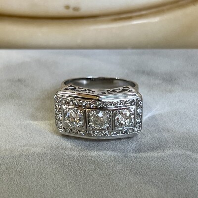 Bague Tank en platine et diamants de taille ancienne pour 0,60 carat vers 1940
