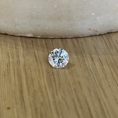 Diamant moderne de 1,20 carat blanc exceptionnel E VVS2