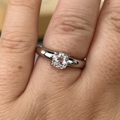 Solitaire en or blanc et diamant de taille ancienne de 0,87 carat