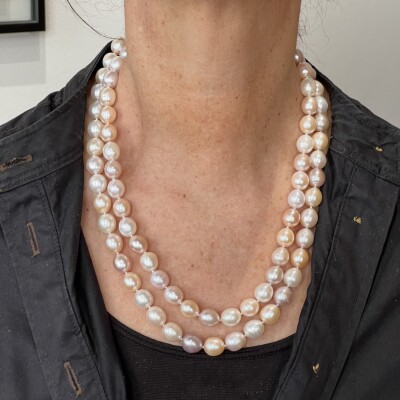 Collier 2 rangs en perles d’eau douce. Fermoir en or jaune