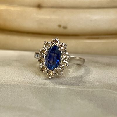 Bague Marguerite en or blanc, saphir de taille ovale de 2 carats et diamants pour 0,75 carat