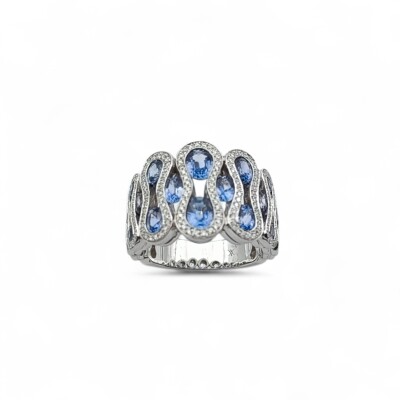 Bague en or blanc, saphir et diamants