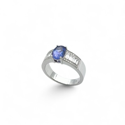 Bague Traviata en or blanc, saphir et diamants