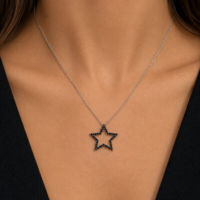 Collier Stella Noire – Étoile en Or Blanc et Diamants Noirs