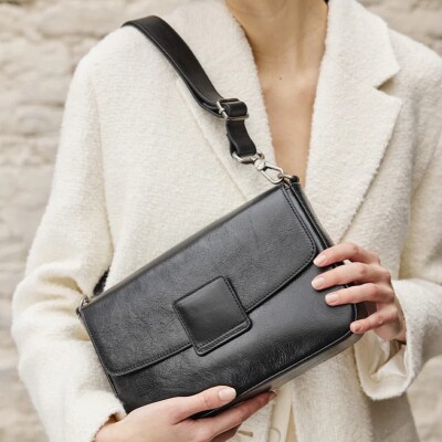 Sac bandoulière nat & nin Freja Noir Glacé - Cuir glacé craquelé
