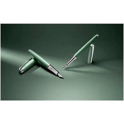Stylo Plume CARAN D'ACHE LEMAN SLIM Vert de gris M - Edition spéciale