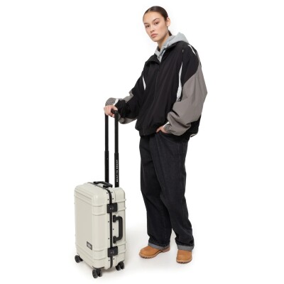Valise cabine EASTPAK RESIST'R CASE S Sand