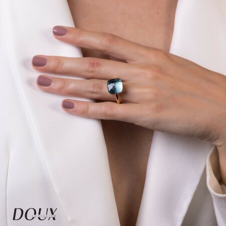 Bague Pomellato Nudo Maxi en or rose, or blanc et topaze