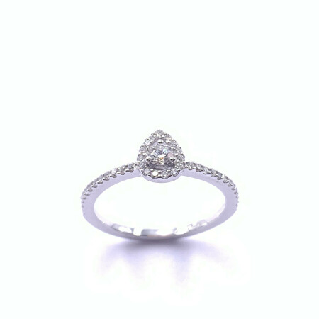 Solitaire en or blanc et diamants