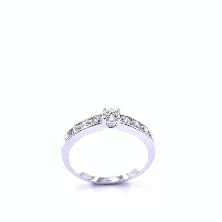 Solitaire en or blanc et diamant