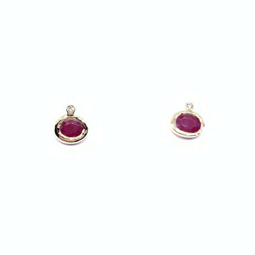 Boucles d'oreilles en or jaune rubis et diamants