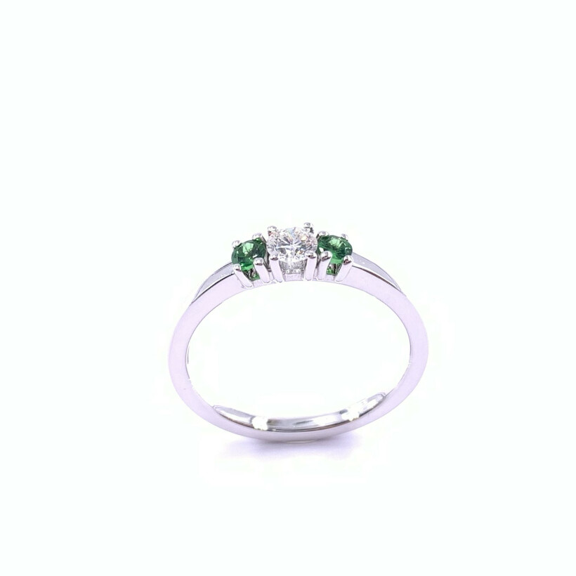 Bague en or blanc, diamant, et grenats tsavorite