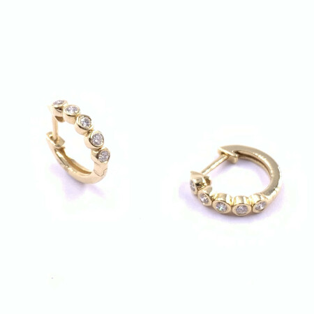 Boucles d'oreilles en or jaune et diamants