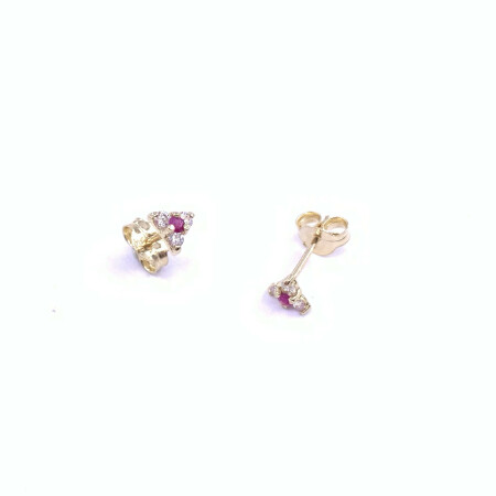 Boucles d'oreilles en or jaune, rubis et oxydes de zirconium