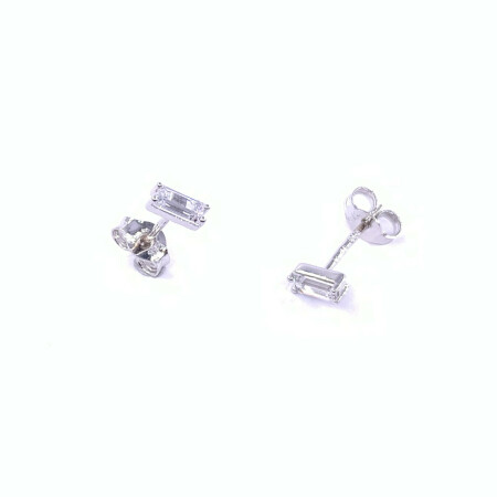 Boucles d'oreilles en or blanc et oxydes de zirconium