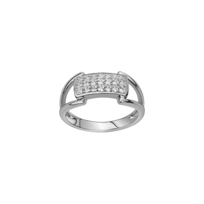 Bague en argent et oxydes de zirconium