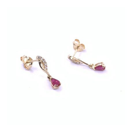 Boucles d'oreilles en or jaune, rubis et oxydes de zirconium