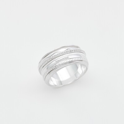 Bague en argent et oxydes de zirconium