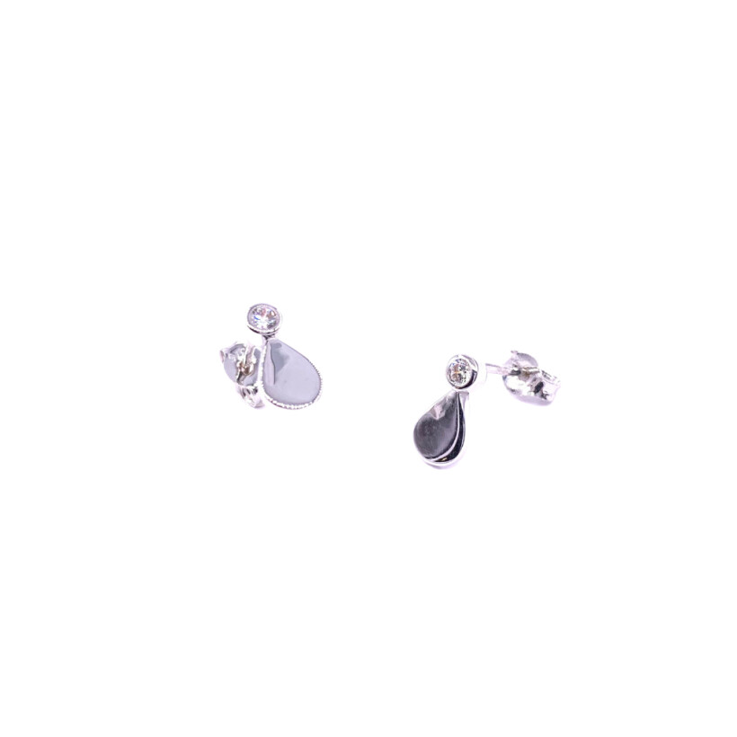 Boucles d'oreilles en or blanc et oxydes de zirconium