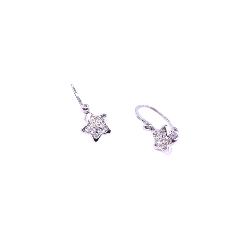 Boucles d'oreilles brisures en or blanc et oxydes de zirconium, motif étoile