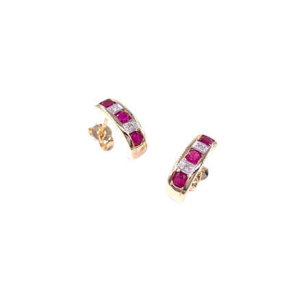 Boucles d'oreilles en or jaune, rubis et diamants