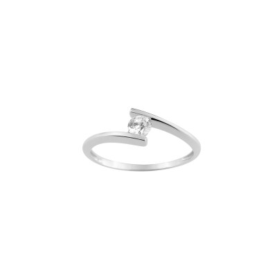 Bague en or blanc et oxyde de zirconium