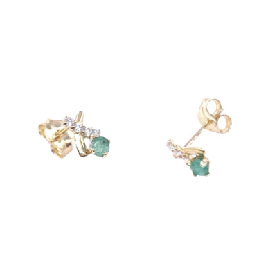 Boucles d'oreilles en or jaune, émeraudes et oxydes de zirconium