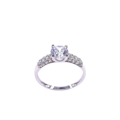 Bague en or blanc et oxydes de zirconium