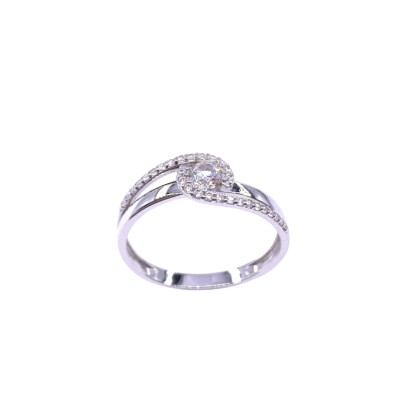 Bague en or blanc et oxydes de zirconium