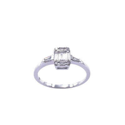 Solitaire en or blanc et diamants