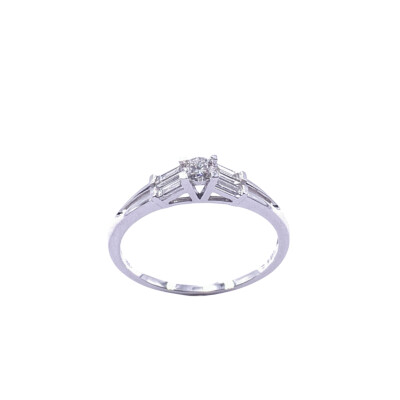 Solitaire en or blanc et diamants
