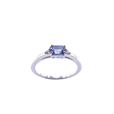Bague en or blanc, saphir et diamants