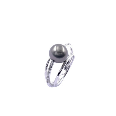 Bague en or blanc, perle de Tahiti et diamants