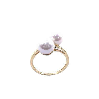 Bague en or jaune, perles de culture akoya, et diamants