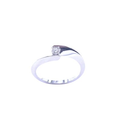 Solitaire en or blanc et diamant