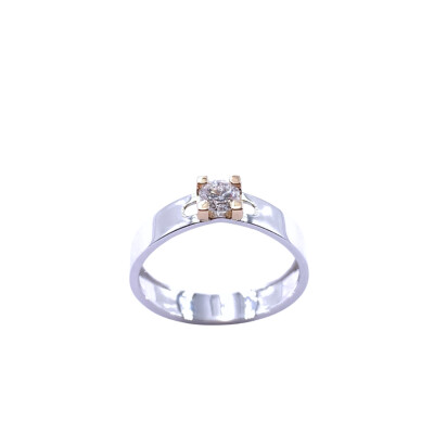 Solitaire en or blanc, or rose et diamants