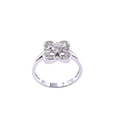 Solitaire en or blanc et diamants