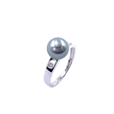 Bague en or blanc, perle de tahiti et diamants
