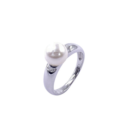 Bague en or blanc, perle de culture et diamants