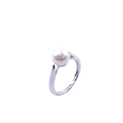 Bague en or blanc et perle de culture