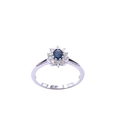 Bague entourage en or blanc, saphir et diamants