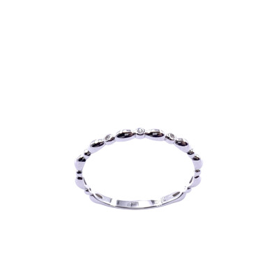 Alliance en or blanc et diamants