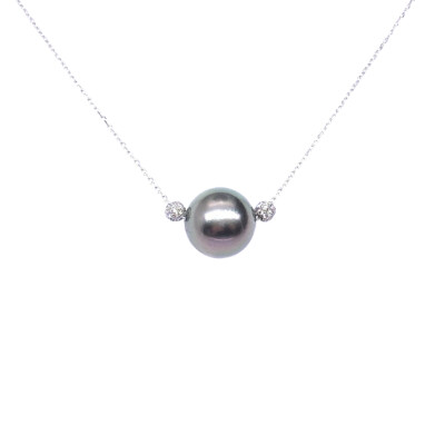Collier en or blanc, perle de Tahiti et diamants