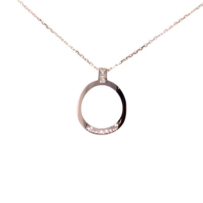 Collier en or rose, diamants et résine nacrée blanche